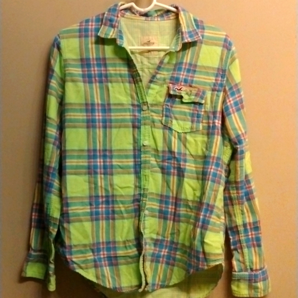 HOLLISTER- Plaid Button Down Shirt Size M